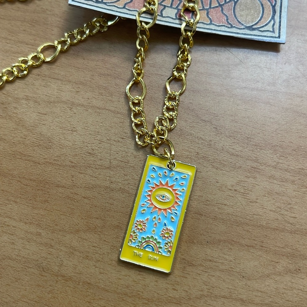 Tarot The sun astrology necklace